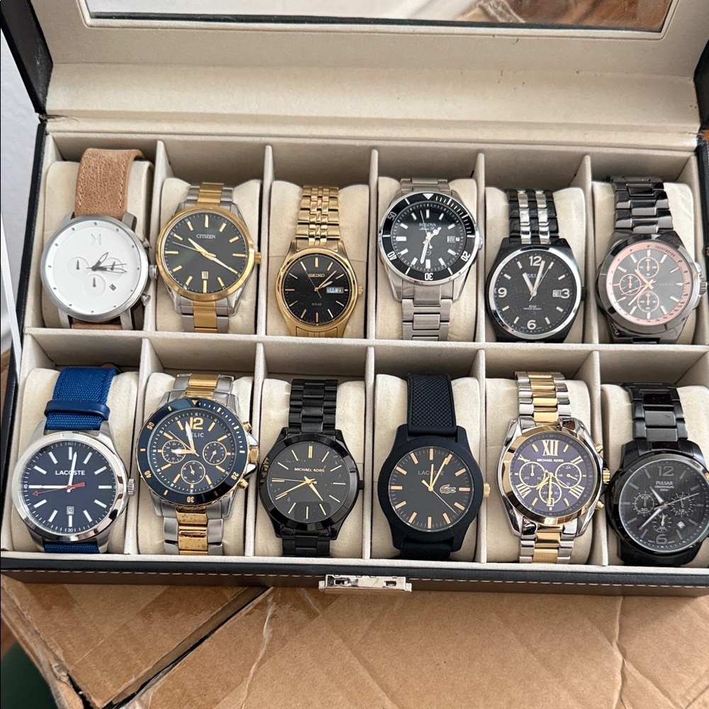 Michael Kors Black and Gold Men's Watches